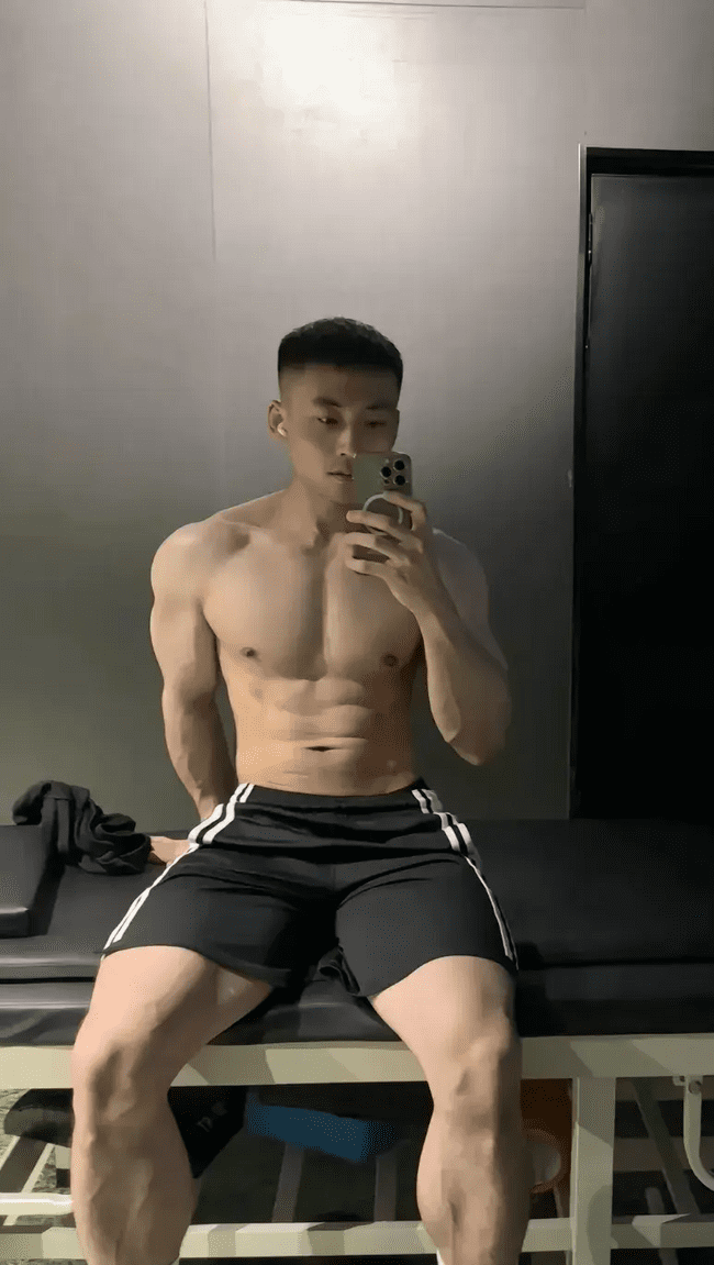 182cm 东北寸头爷们，想被他调教吗？