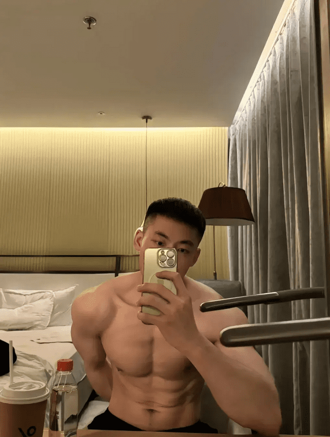 182cm 东北寸头爷们，想被他调教吗？