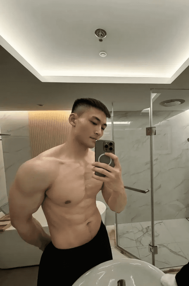 182cm 东北寸头爷们，想被他调教吗？