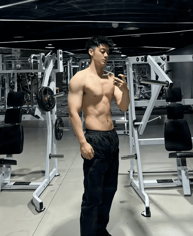 188cm 北方汉子，威猛硬朗，壮硕憨厚！