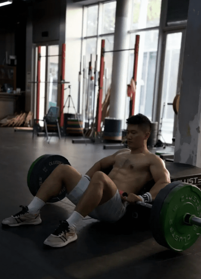 187cm 健身猛男，八块腹肌 + 胸毛性感汉子 