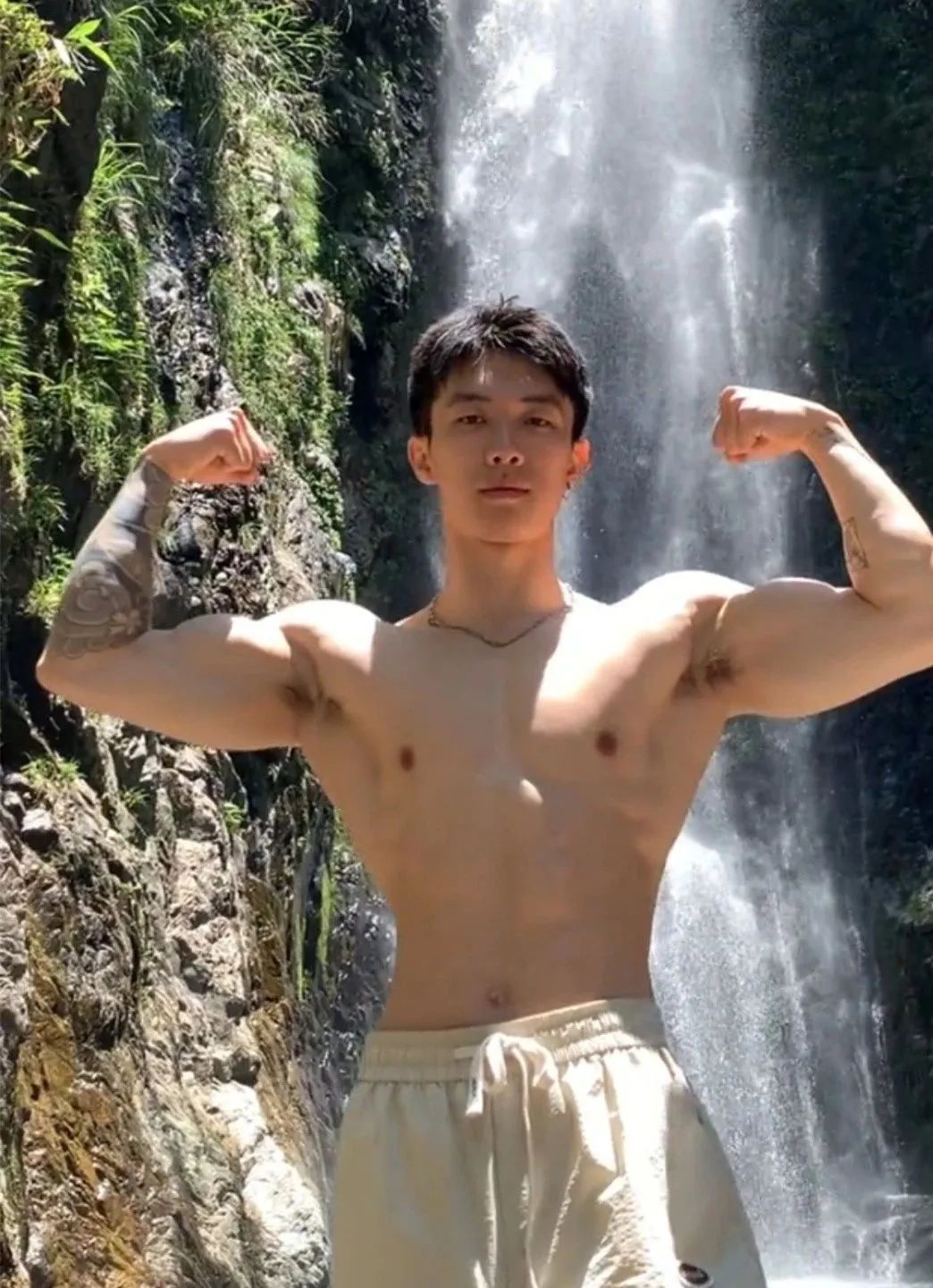肌肉私教男菩萨，182cm 私底下竟然这样