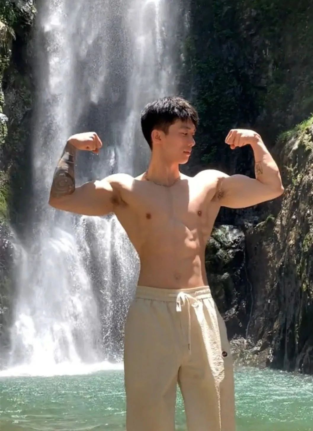 肌肉私教男菩萨，182cm 私底下竟然这样