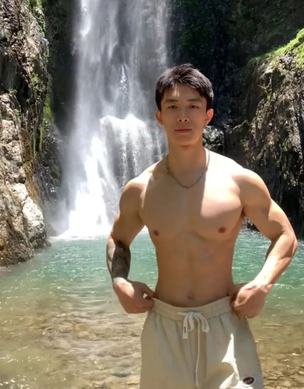 肌肉私教男菩萨，182cm 私底下竟然这样