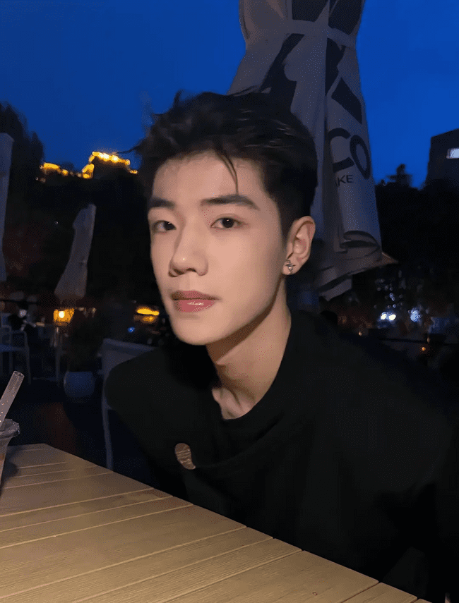 190cm 夕阳下的寸头少年，大长腿荷尔蒙爆棚！
