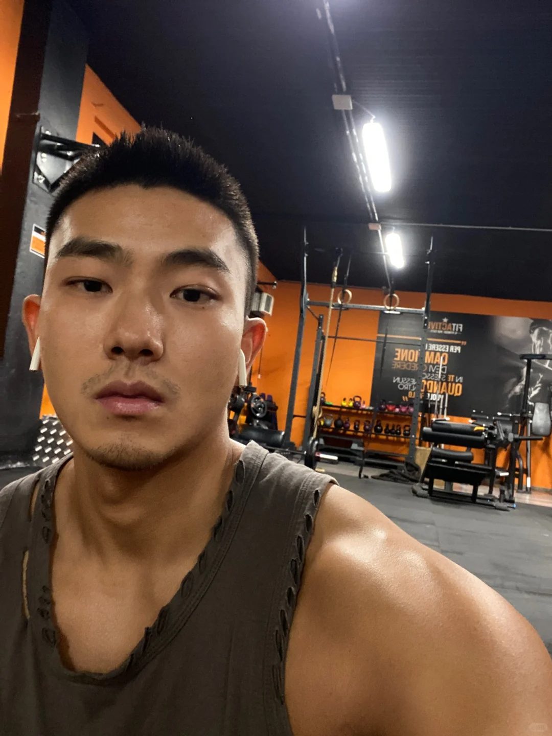 爷们肌肉帅 Boy，粗大手臂实力太顶了