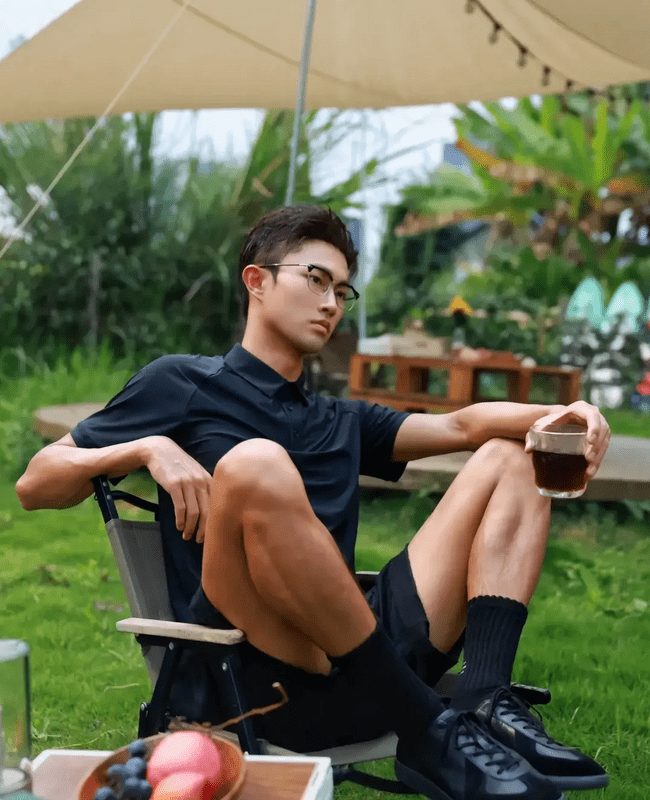  黑皮机车程序员小哥哥，你被折服了吗？