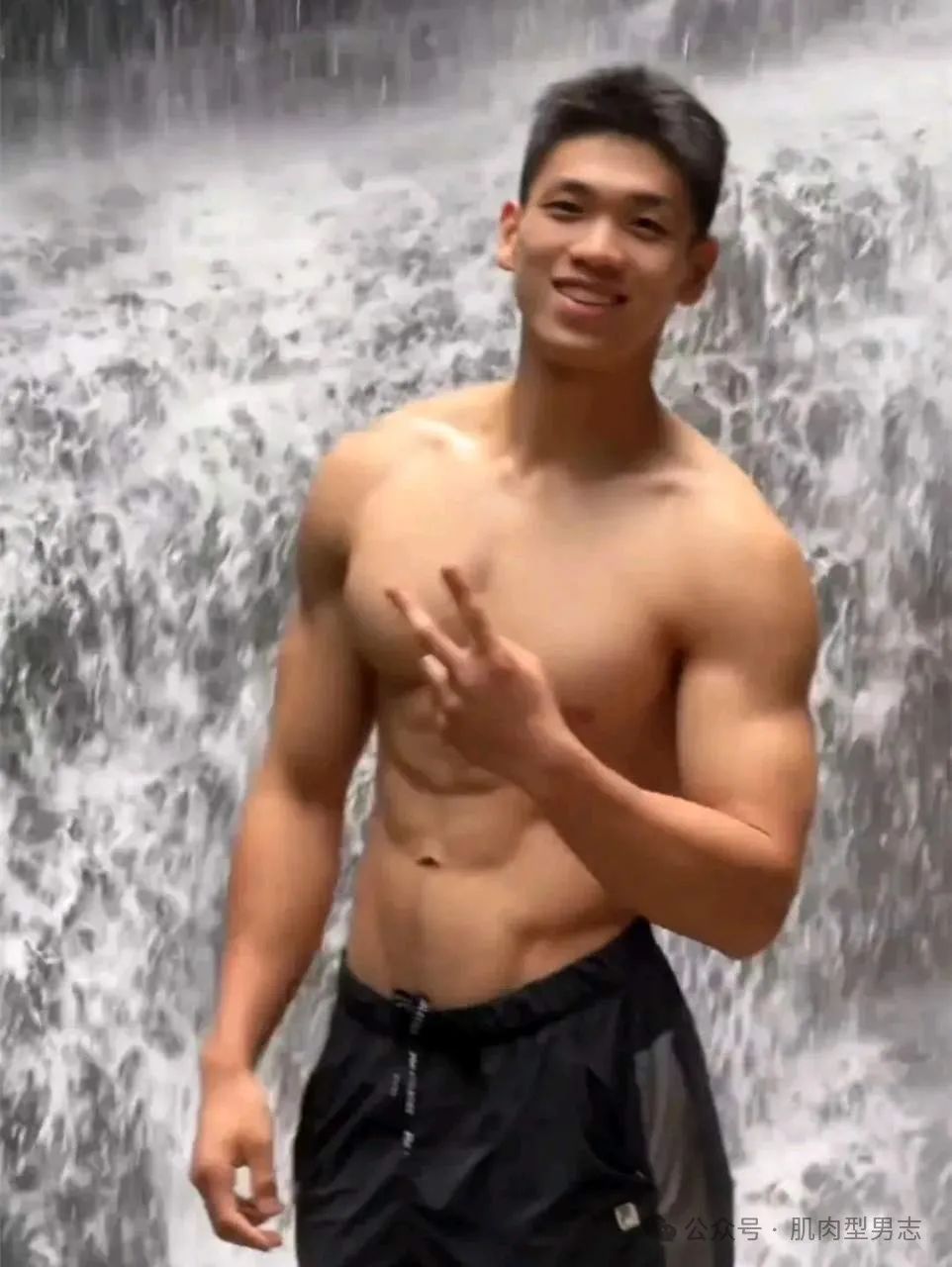 宏翔回归都比不了的大雷男大体育生！！