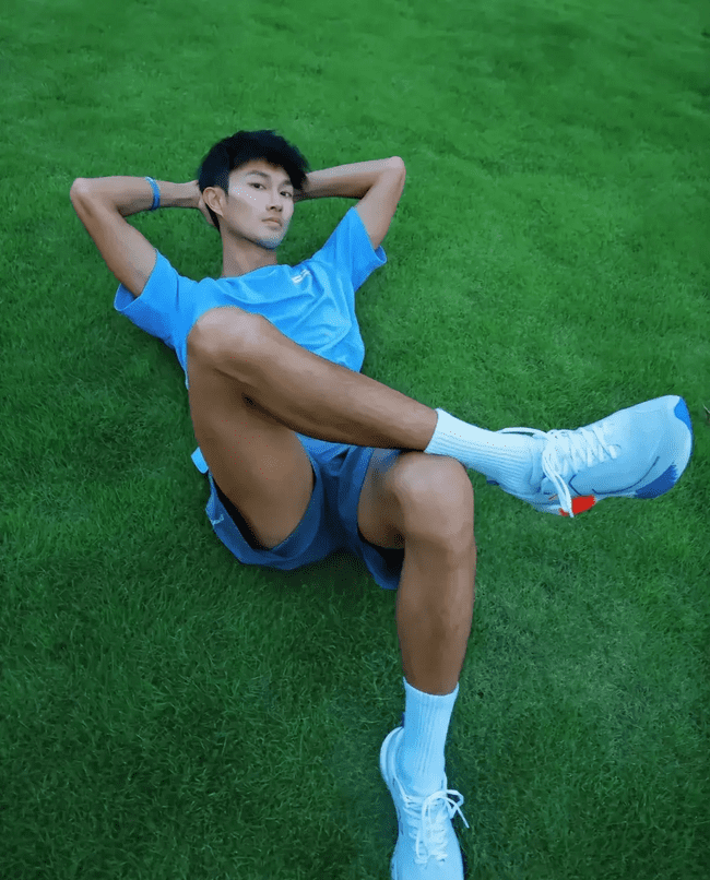  黑皮机车程序员小哥哥，你被折服了吗？