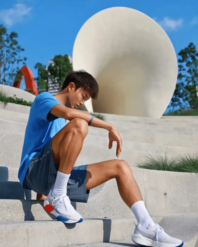  黑皮机车程序员小哥哥，你被折服了吗？