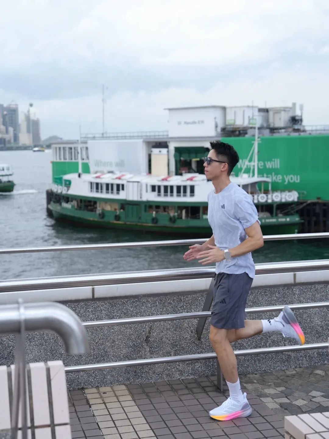 中国香港街头运动帅哥，靓丽风景线