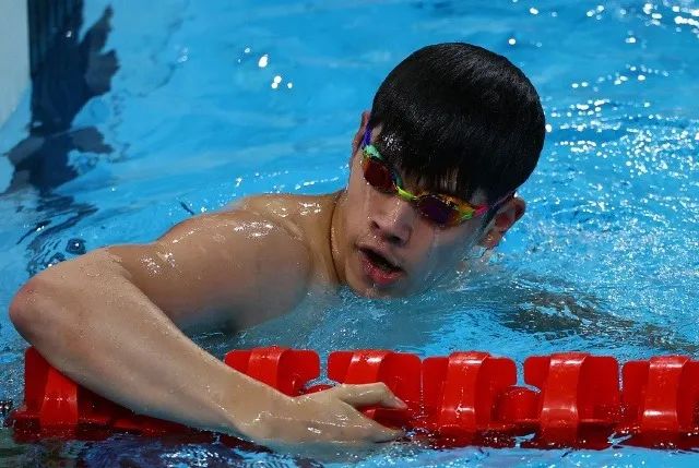 46 秒 40！潘展乐新晋实力泳坛大大大大男神！