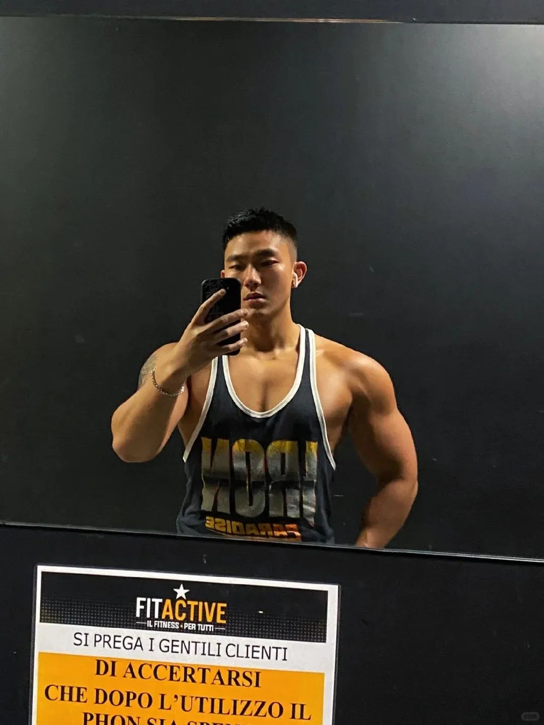 爷们肌肉帅 Boy，粗大手臂实力太顶了