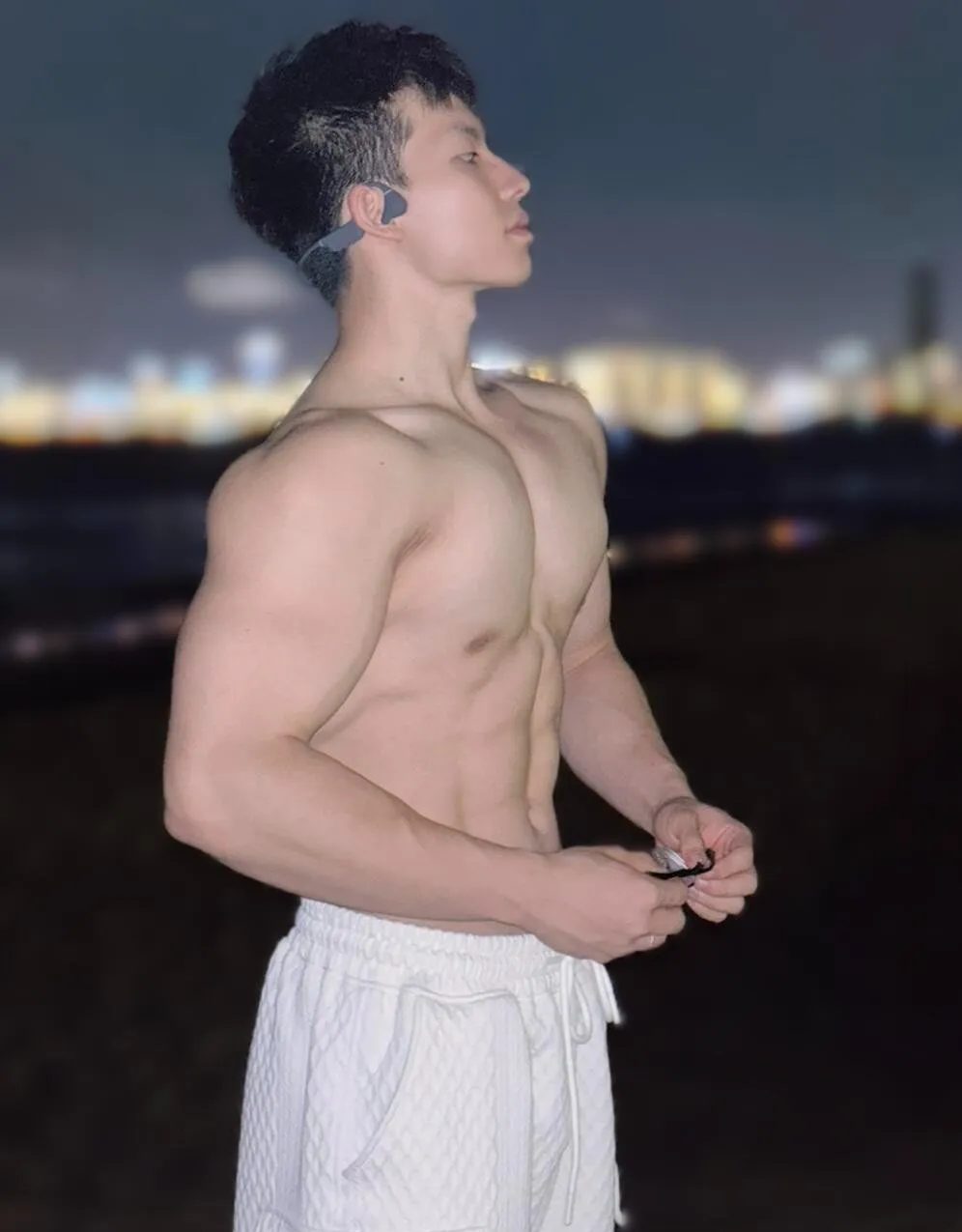 21 岁吉林肌肉体育生，荷尔蒙爆表，舔屏了！