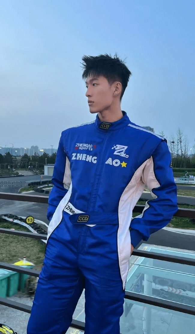 190cm 高挑身材 X 张力男模，人鱼线让人血脉偾张 