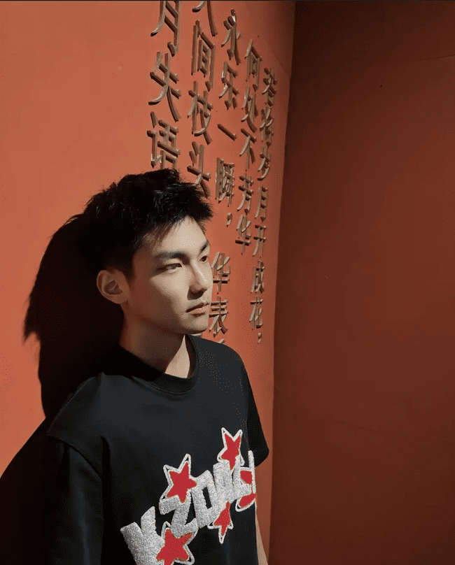  素颜也难掩帅气，摩羯小哥哥的顶级搭配秀 