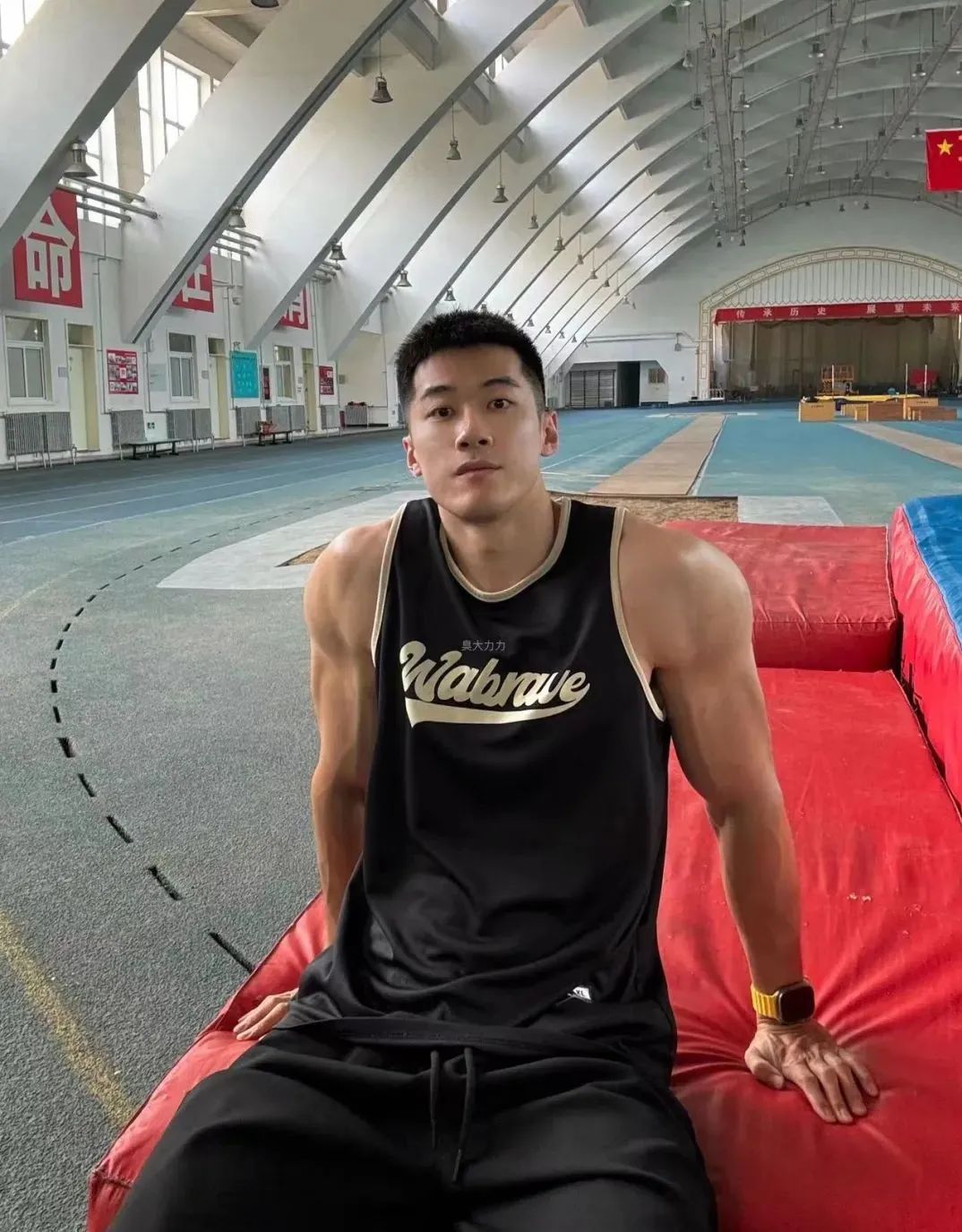 19cm 洗澡肌肉帅哥自拍私照流出，居然不打码！