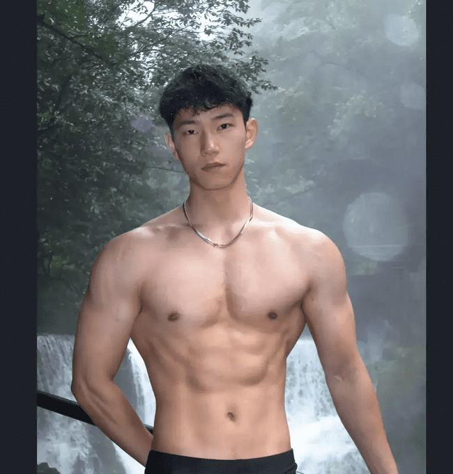  成都 00 后直男肌肉男神，日常身材太硬了！
