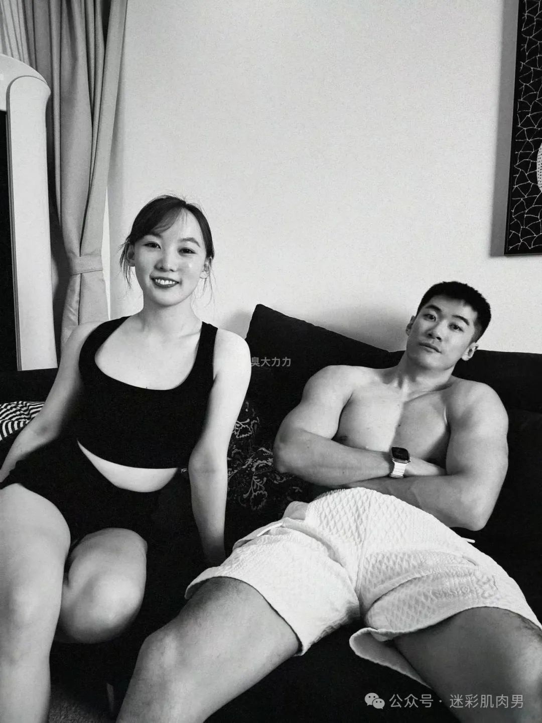  洗澡间自拍私照流出的翘臀男居然是他？不打码爆棚了！