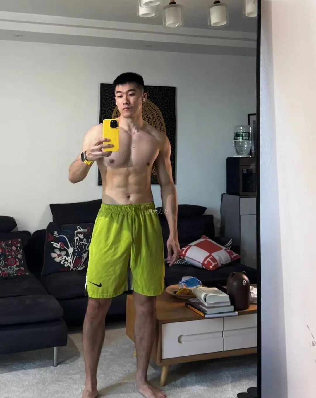 19cm 洗澡肌肉帅哥自拍私照流出，居然不打码！