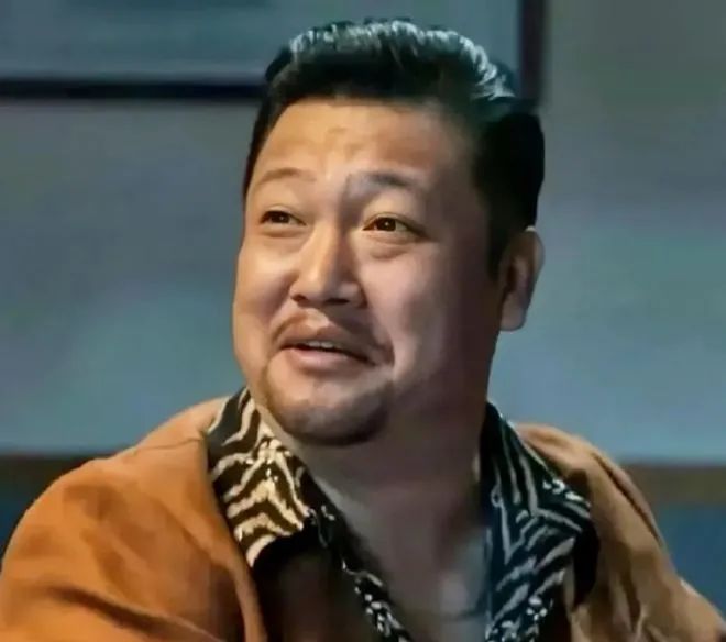 《狂飙》贾冰练肌肉做“腋下管理”，憨憨让人惊呆了 