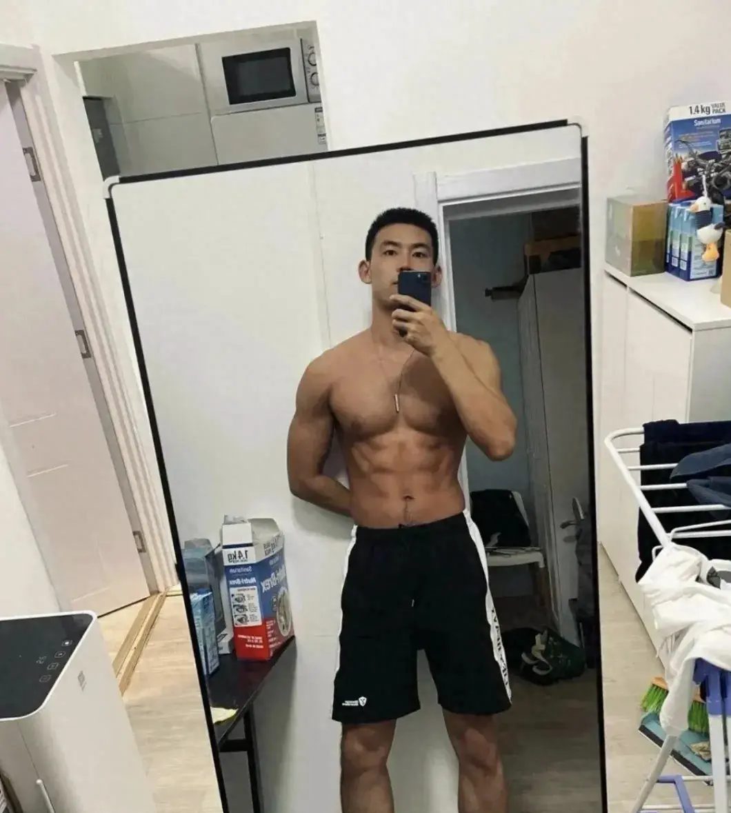 黑皮、寸头兵哥阳刚黝黑，满满的男人味！