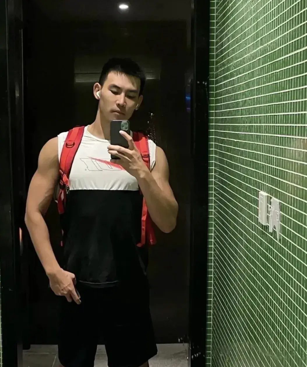 黑皮、寸头兵哥阳刚黝黑，满满的男人味！