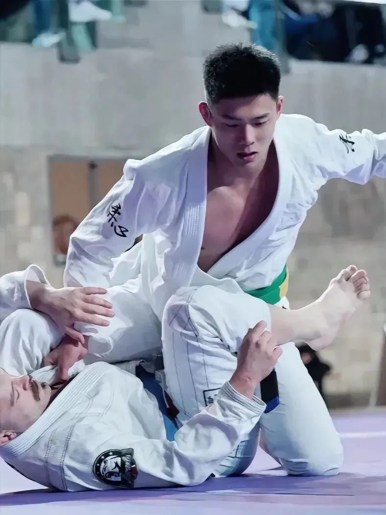 178cm 柔术帅哥，比黄景瑜还帅！🤩