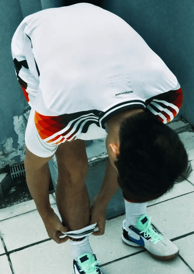188cm 篮球体育生，大长腿白袜释放自己！