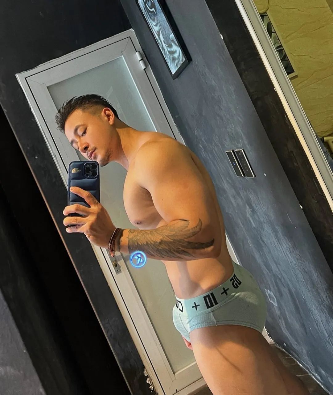 196cm 硬邦邦肌肉型男，你能顶住 30 秒？