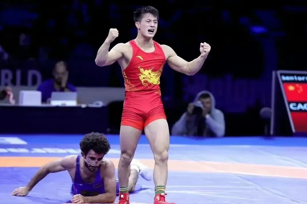  广西硬汉曹利国摔跤露实力，G 圈实力硬控太强 