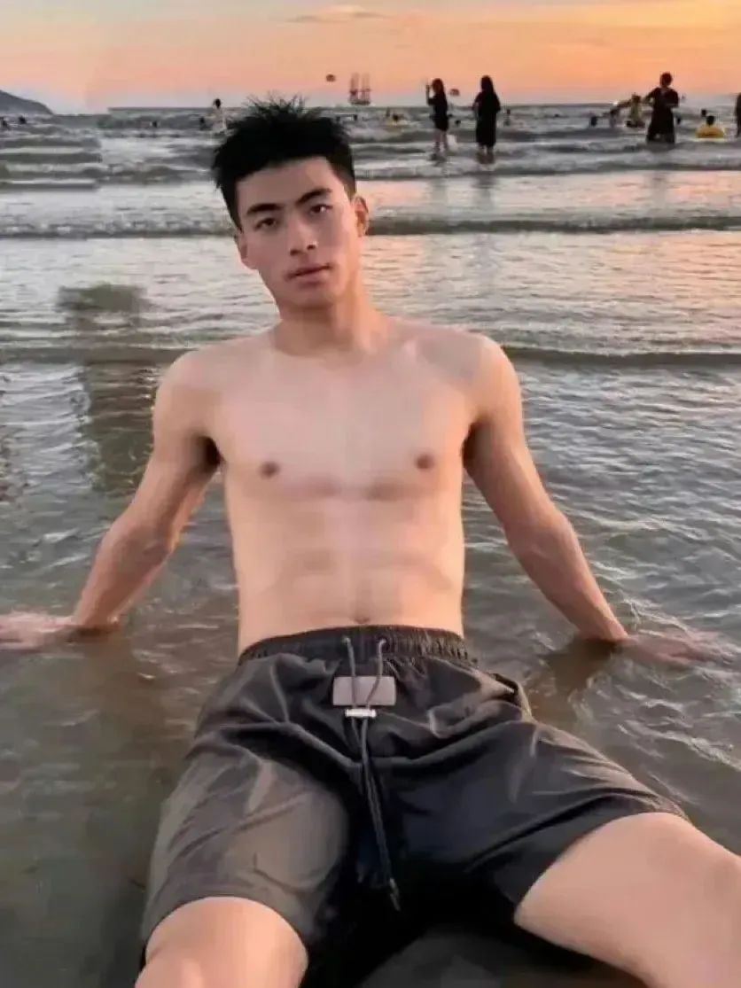  足球小哥颜值爆表，04 年小鲜肉实力圈粉 