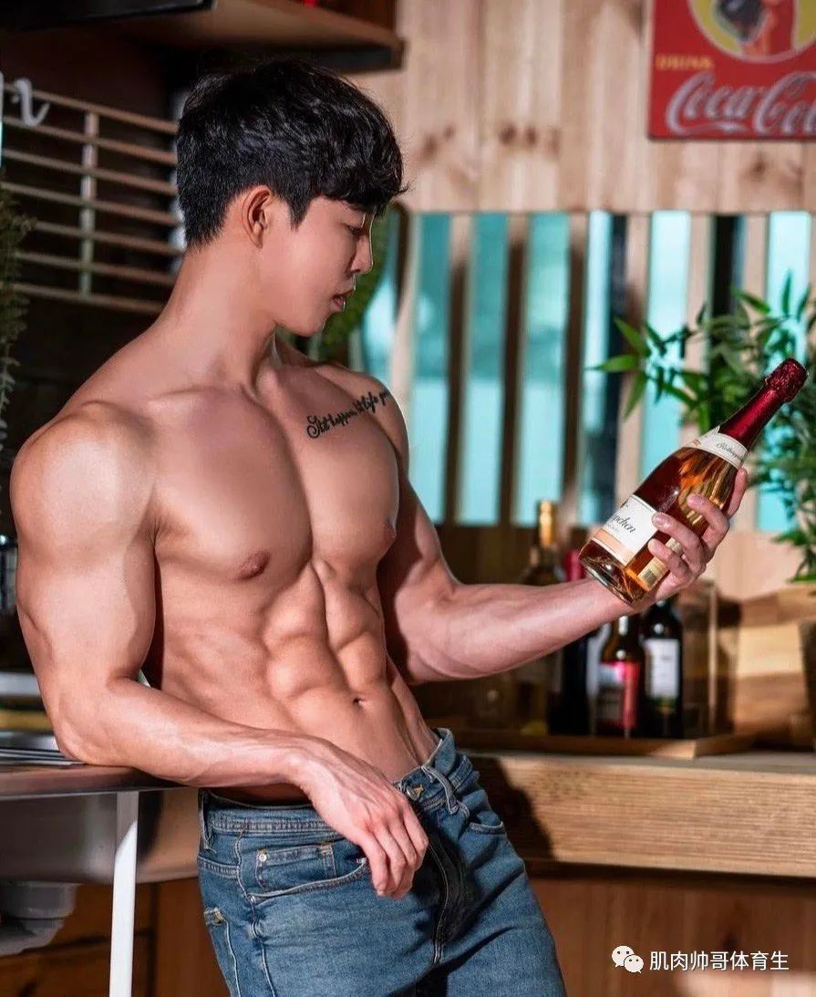 巧克力腹肌，人鱼线，你值得拥有