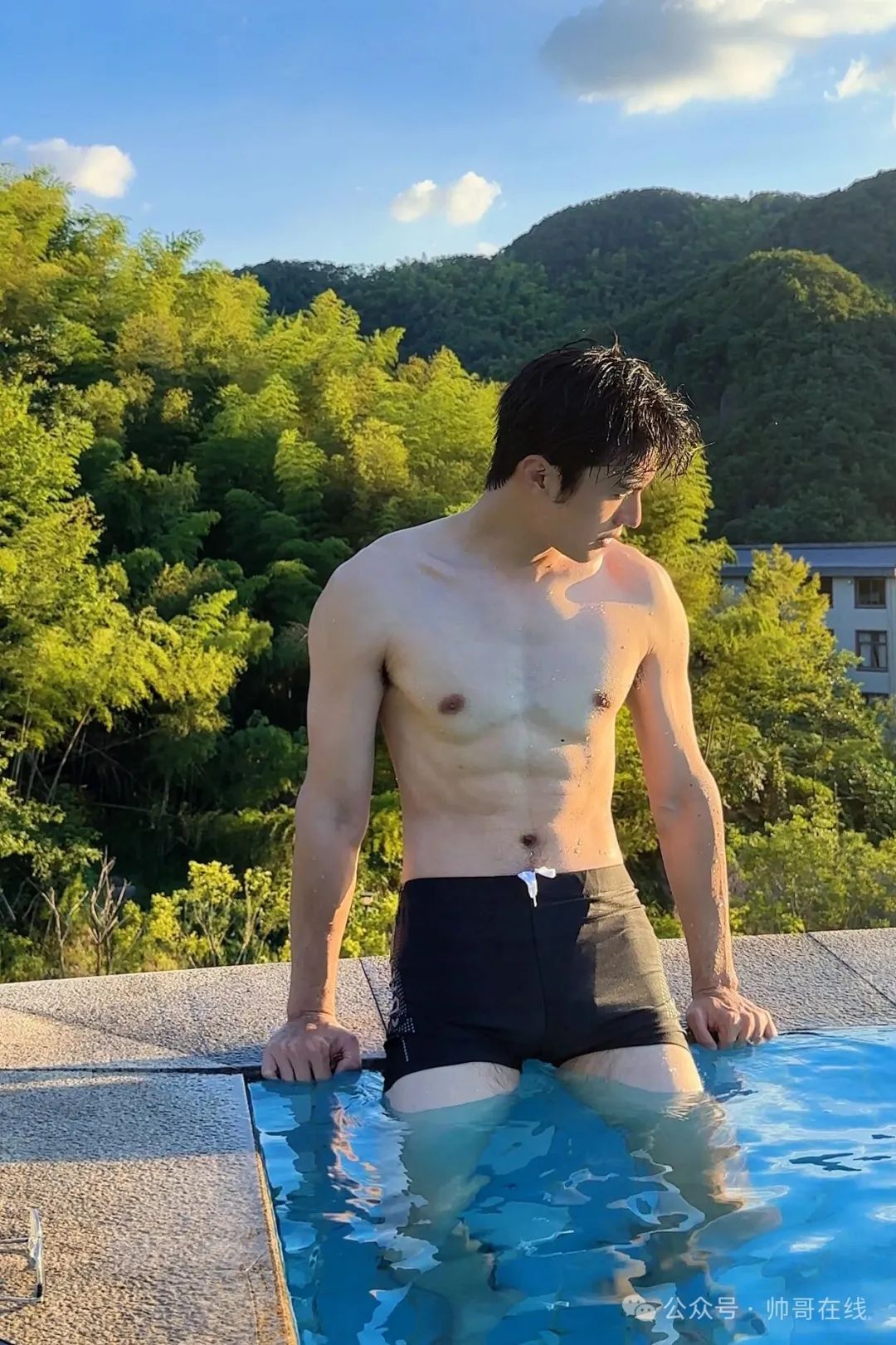 185CM 薄肌模特帅哥，这样男生可以多来点！