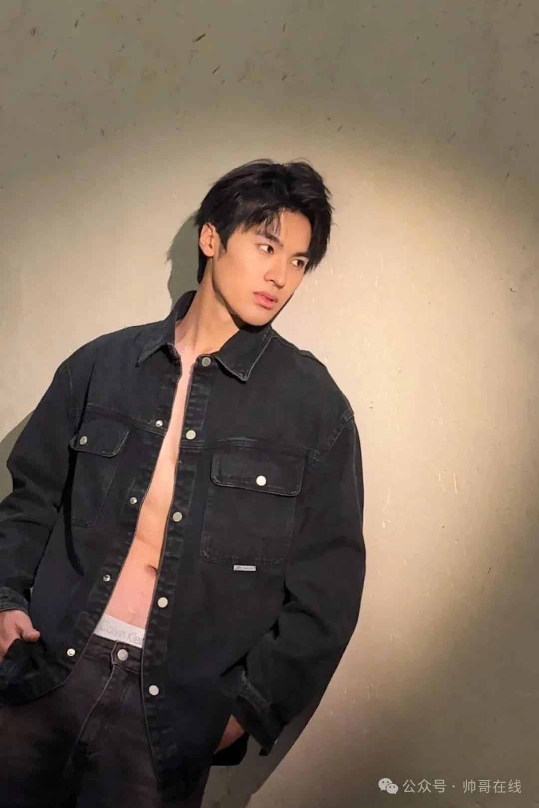 185CM薄肌模特帅哥，这样男生可以多来点！-潮男潮北