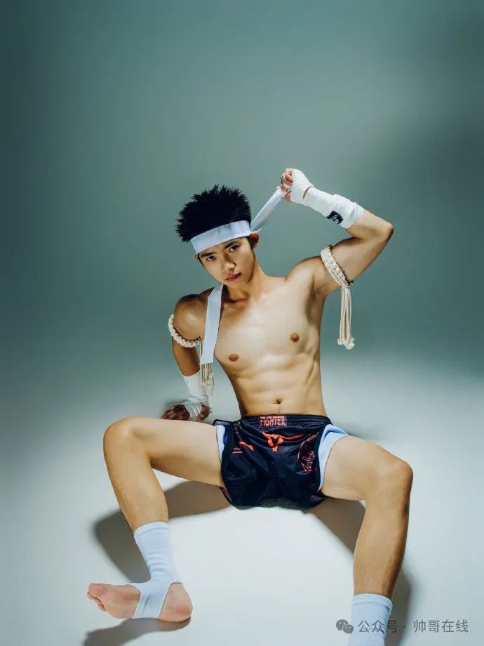 童颜薄肌男高体育生弟弟，这才是真鲜肉男菩萨吧！