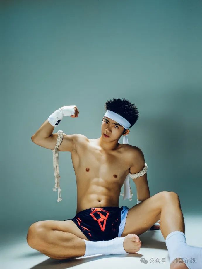 童颜薄肌男高体育生弟弟，这才是真鲜肉男菩萨吧！