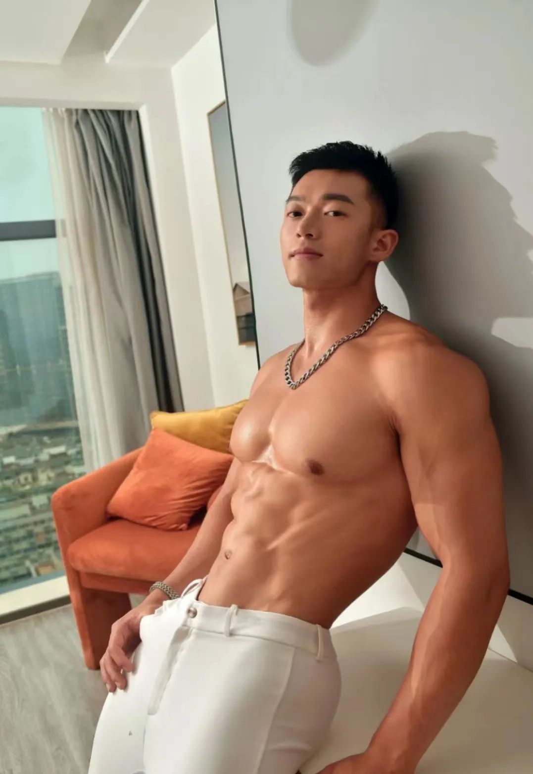 186cm 大包肌肉帅哥，边缘你能顶住几分？