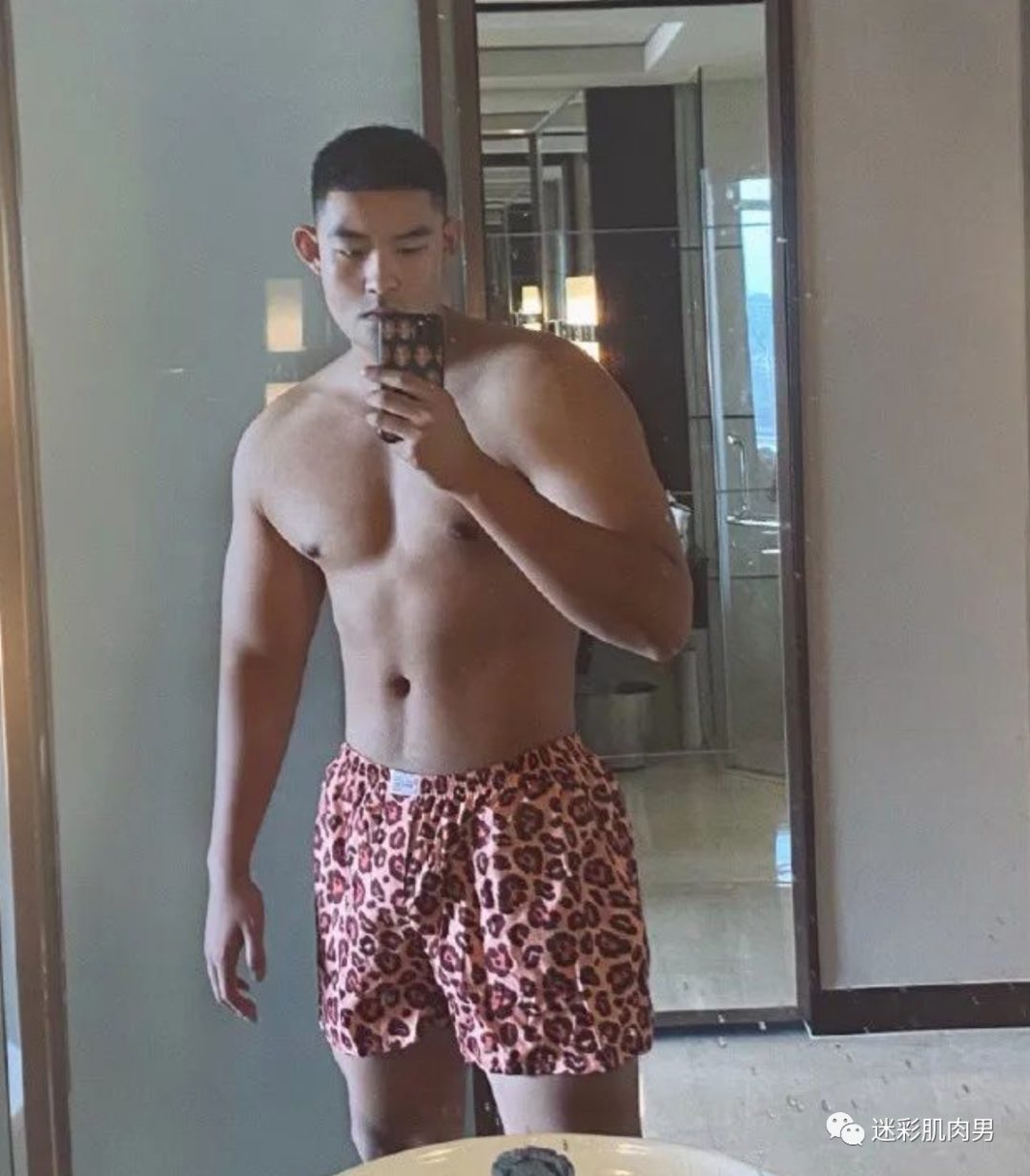188CM 壮汉老师真魁梧呀！