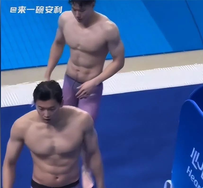  中国游泳队的帅哥们火出圈了，全球粉丝迷之称赞不已 