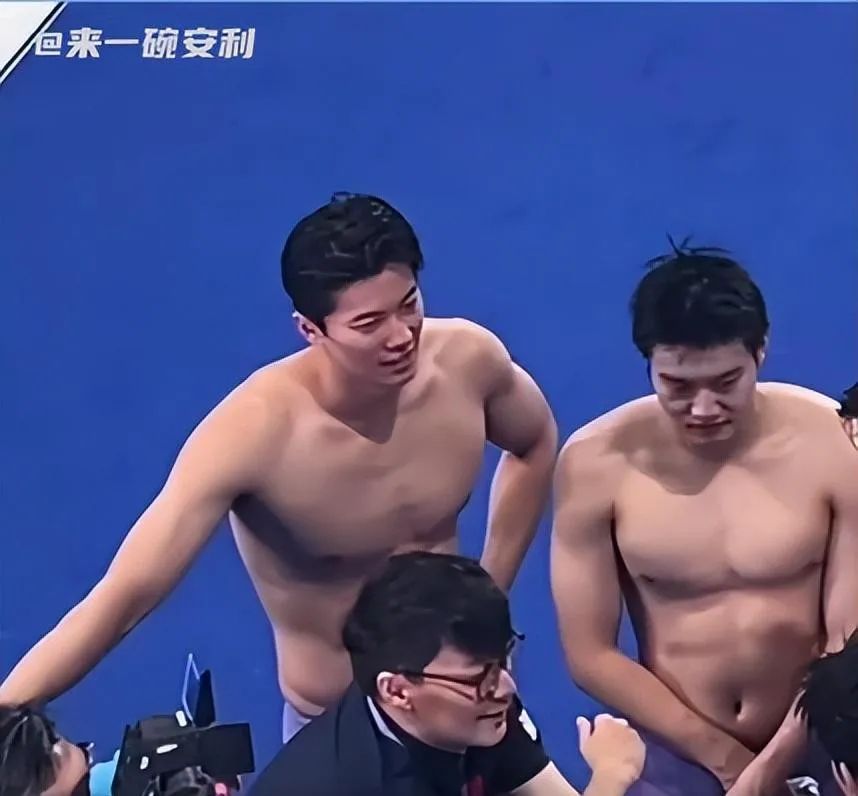  中国游泳队的帅哥们火出圈了，全球粉丝迷之称赞不已 