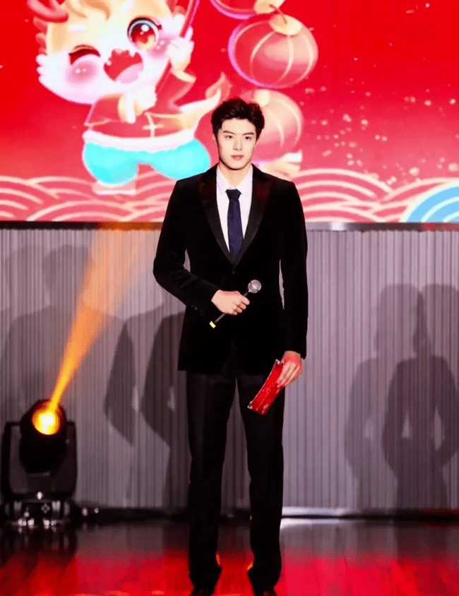  王昶, 杨鸣, 汪顺, 张翼祥, 宁泽涛, 张继科, 董力, 李嗣镕 11 位体坛帅哥颜值大比拼🥇
