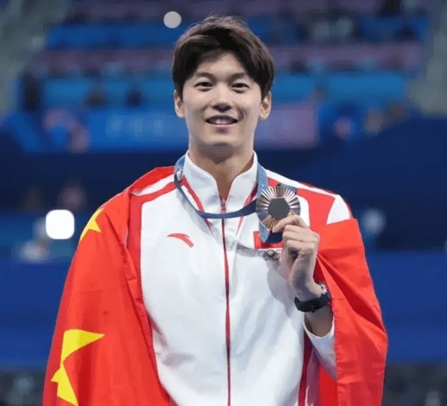  王昶, 杨鸣, 汪顺, 张翼祥, 宁泽涛, 张继科, 董力, 李嗣镕 11 位体坛帅哥颜值大比拼🥇