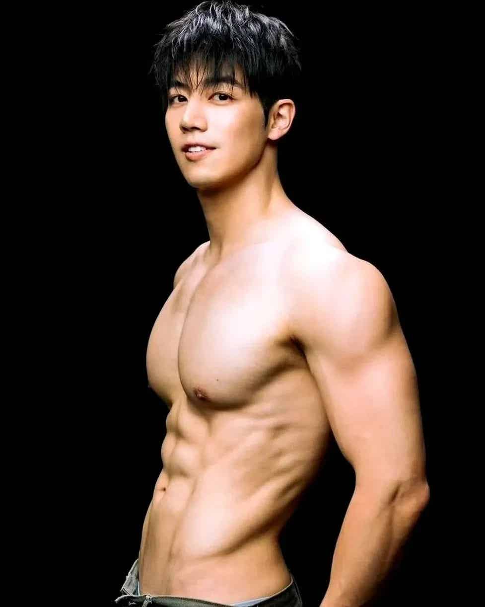 178cm 阳光肌肉男，撩到人电击心房