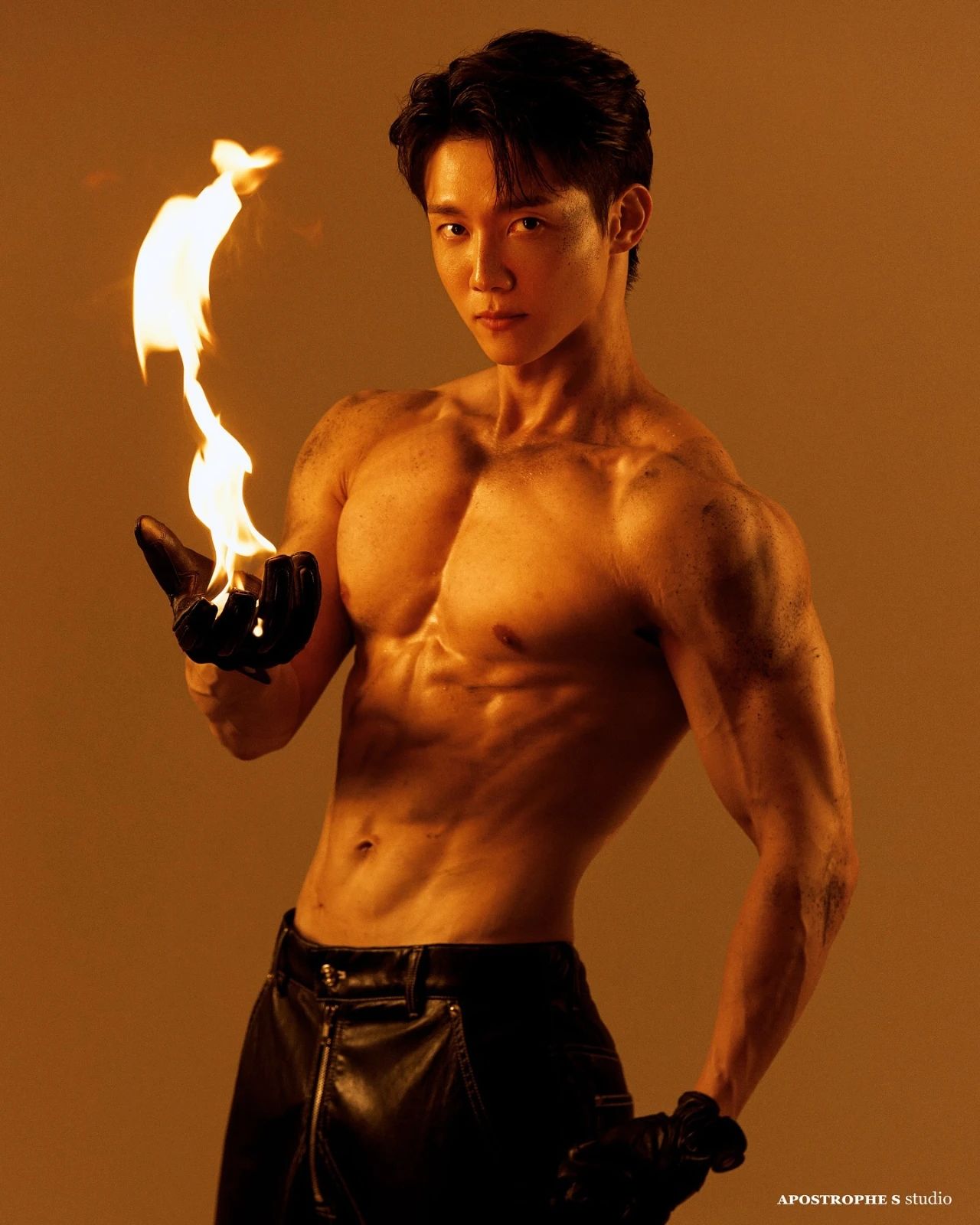 男人，你这是在玩火？!