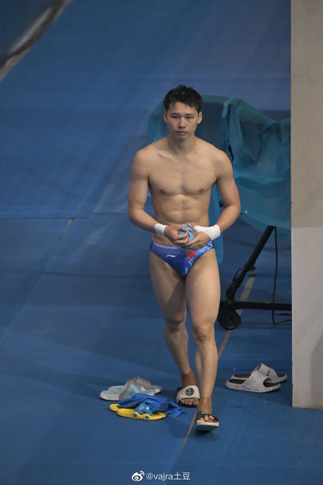 陈艾森变熟男！腹毛也这么明显
