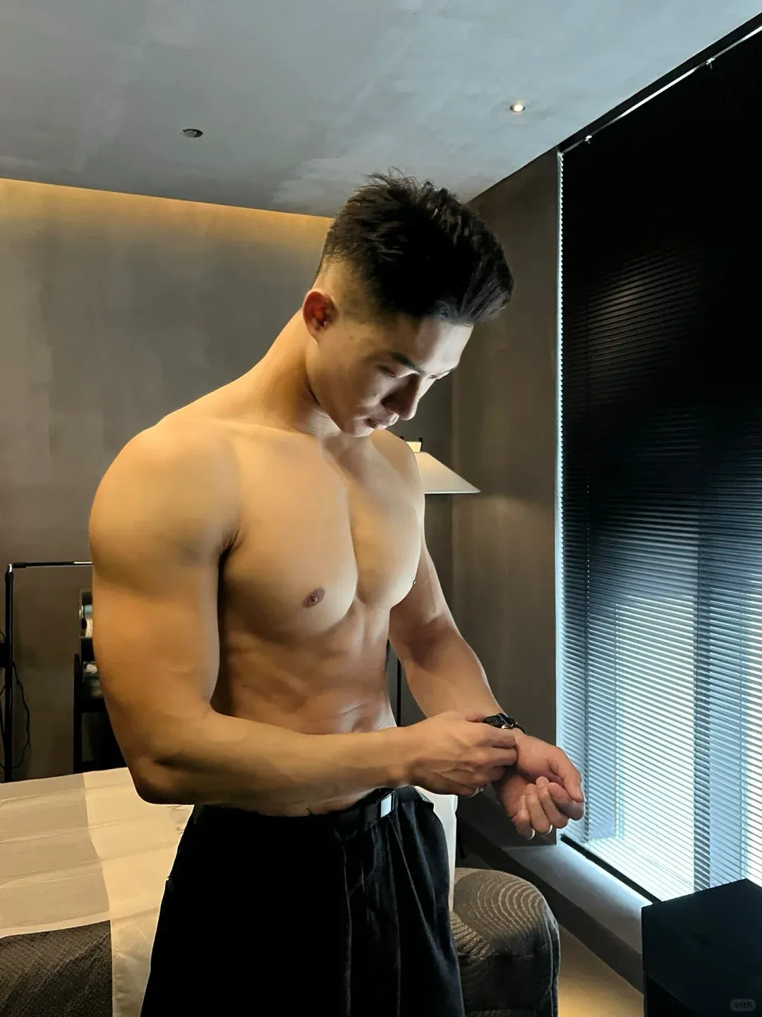 深藏不露的肌肉猛男！