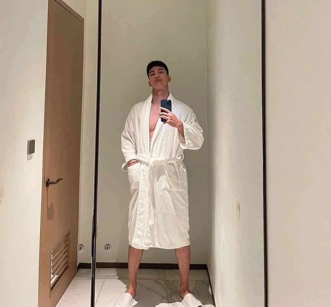 运动裤湿透的长腿小哥，匀称有型长得太可拉