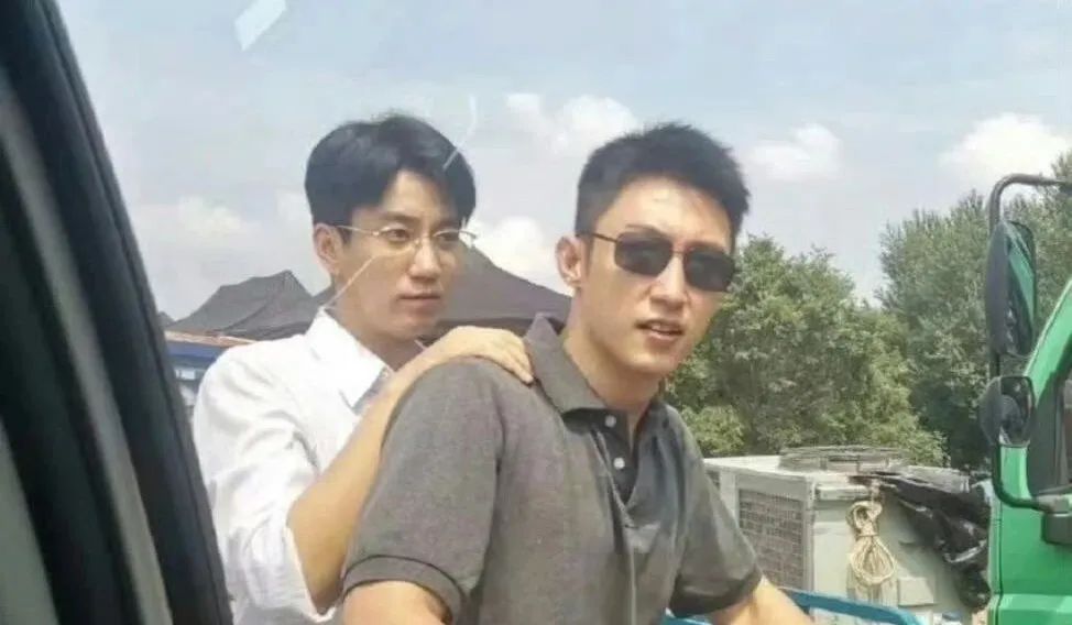 黄景瑜新剧与人夫感男星的剧情火了，网友们直呼太好磕了！