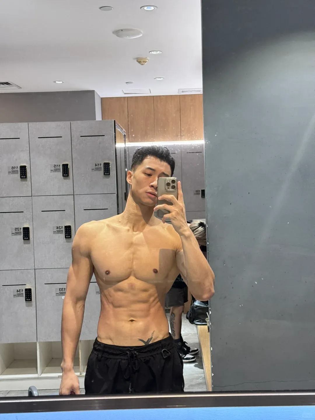 深藏不露的肌肉猛男！